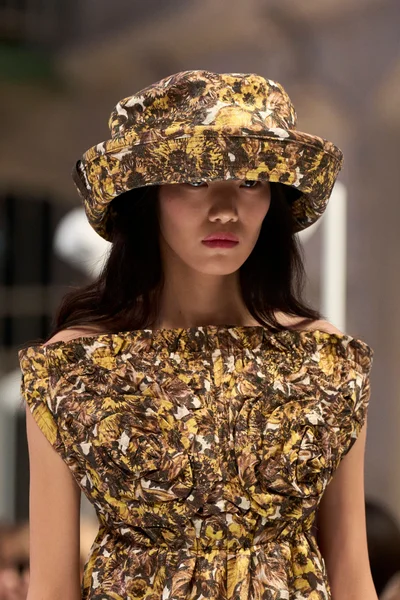 Look 123